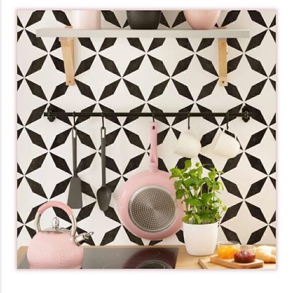 Diamant Tile Stencil large tacky spray and brush - Picture 3 of 9